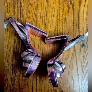 The Mallory Naturalizer metallic rose purple heels size 8
